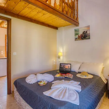 Appartamento Christinas Lofts Ágios Matthaíos Esterno foto